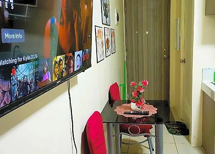 Experience The Romantic View Of Rockwell 마닐라